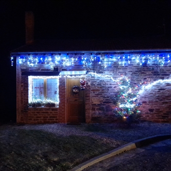 Maison joliment illuminée