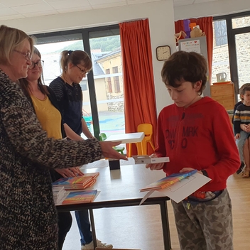 Clap de fin pour nos CM2 : de l’école primaire au collège ! Clap de fin pour nos CM2 : de l’école primaire au collège !