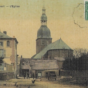 Église et rue de Hellé
