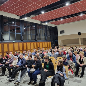 Coup de théâtre à Gespunsart ! Une soirée placée sous le signe de l’humour