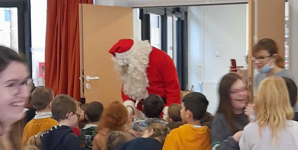 Visite du Père Noel dans notre école