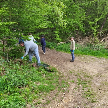 Opération “Nettoyons la forêt”