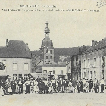 Place des Paquis, jet d’eau et rue de la Barrière