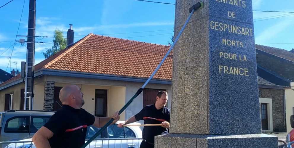 Entretien citoyen du monument aux morts