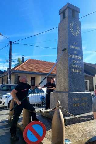 Entretien citoyen du monument aux morts