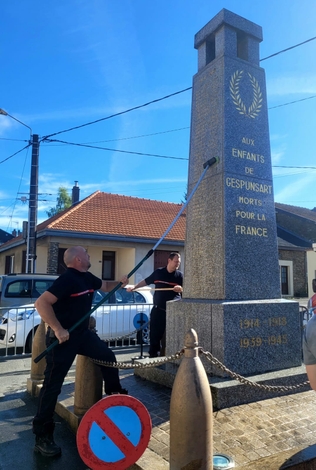 Entretien citoyen du monument aux morts