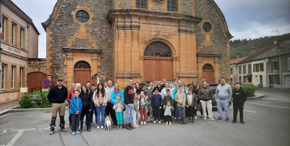 Opération “Nettoyons la forêt”