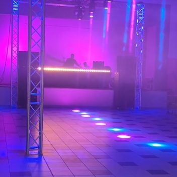 Bal des années 80/90 : une soirée inoubliable ! Bal des années 80/90 : une soirée inoubliable !