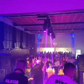 Bal des années 80/90 : une soirée inoubliable ! Bal des années 80/90 : une soirée inoubliable !