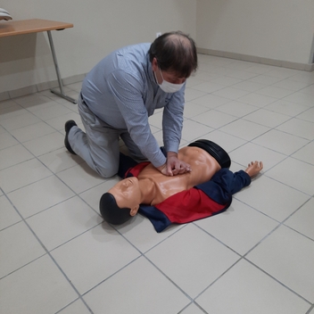 Formation et sensibilisation Premiers secours Formation et sensibilisation Premiers secours
