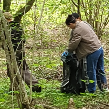 Opération “Nettoyons la forêt”