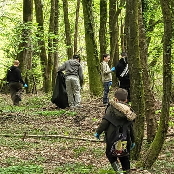 Opération “Nettoyons la forêt”