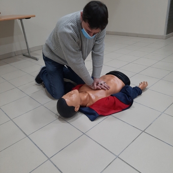 Formation et sensibilisation Premiers secours Formation et sensibilisation Premiers secours