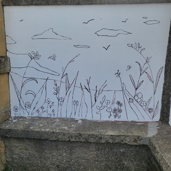 Une fresque murale dans la cour de l'école