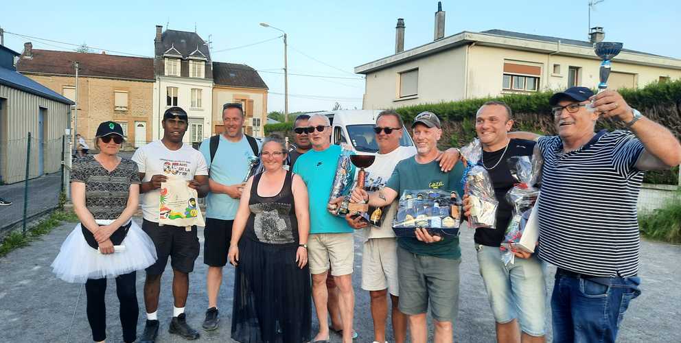 Week-end festif à Gespunsart : les boules de pétanque étaient de sortie !