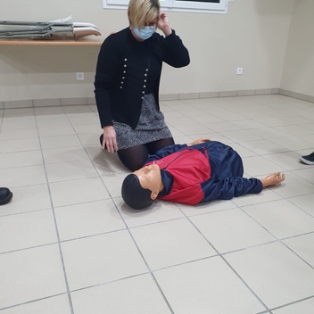 Formation et sensibilisation Premiers secours Formation et sensibilisation Premiers secours